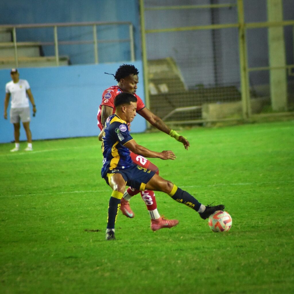 El Nacional goleó a Delfín