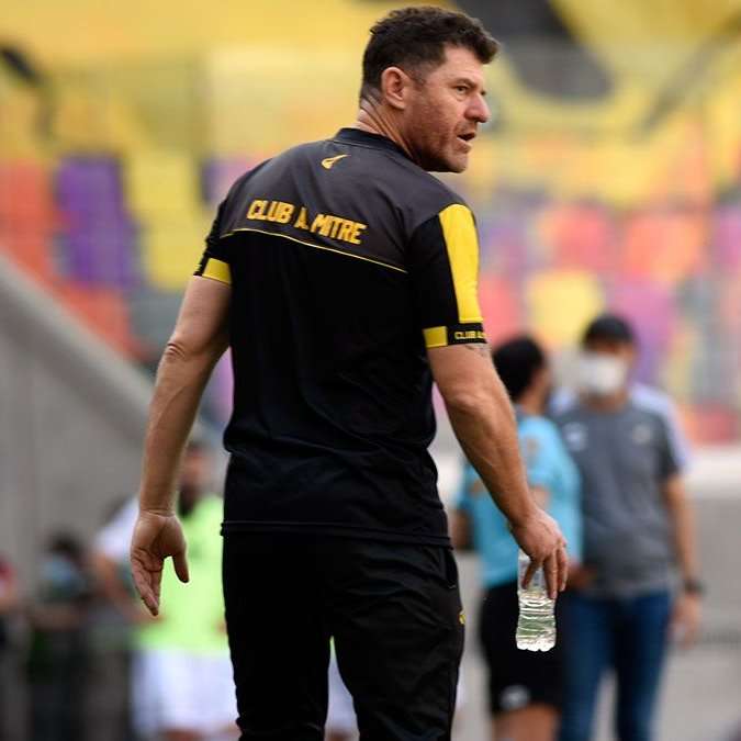 Gabriel Schurrer vuelve al fútbol ecuatoriano: nuevo DT de Vinotinto FC y debut ante Barcelona SC 23 Gabriel Schurrer vuelve al fútbol ecuatoriano