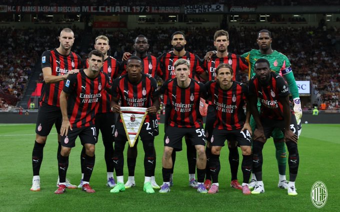 Pervis Estupiñán da una asistencia