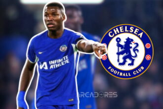 Moisés Caicedo y el trofeo que levantó con vergüenza tras el Mundial de Clubes