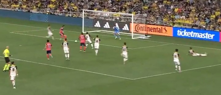 Leonardo Campana anotó 