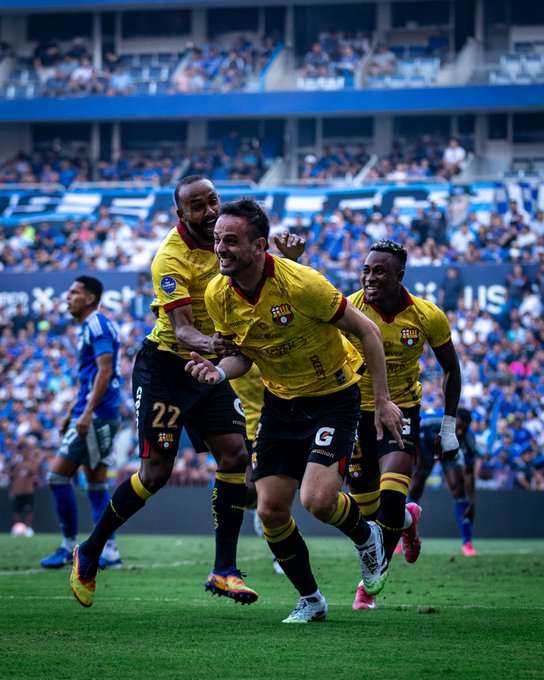 Barcelona venció 4-0 a Emelec
