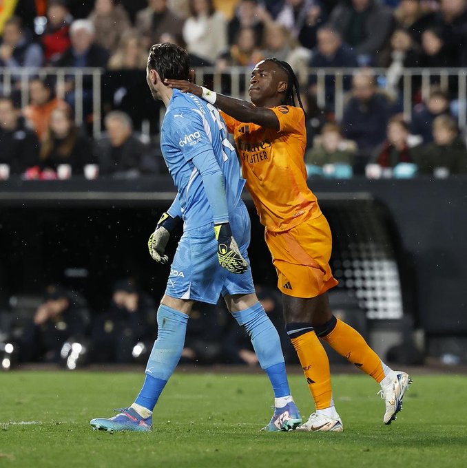 ⚖️ Valencia demanda a Netflix por el documental “Baila, Vini” 2 Valencia demanda a Netflix por el documental “Baila, Vini”