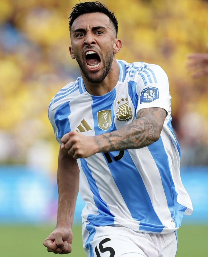 Nicolás González se burla