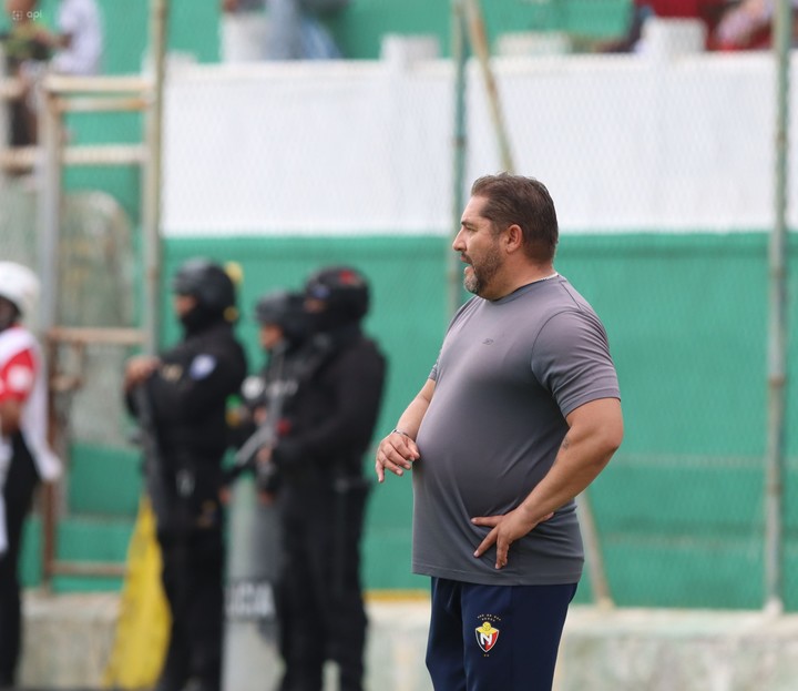 Juan Carlos Pérez no se baja del barco en El Nacional: “Yo no voy a renunciar” 1 Juan Carlos Pérez no se baja del barco