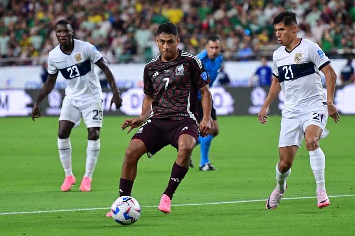 Javier Aguirre, en vilo por el partido ante Ecuador: "Si no estamos alertas, nos llevamos otra sorpresa"