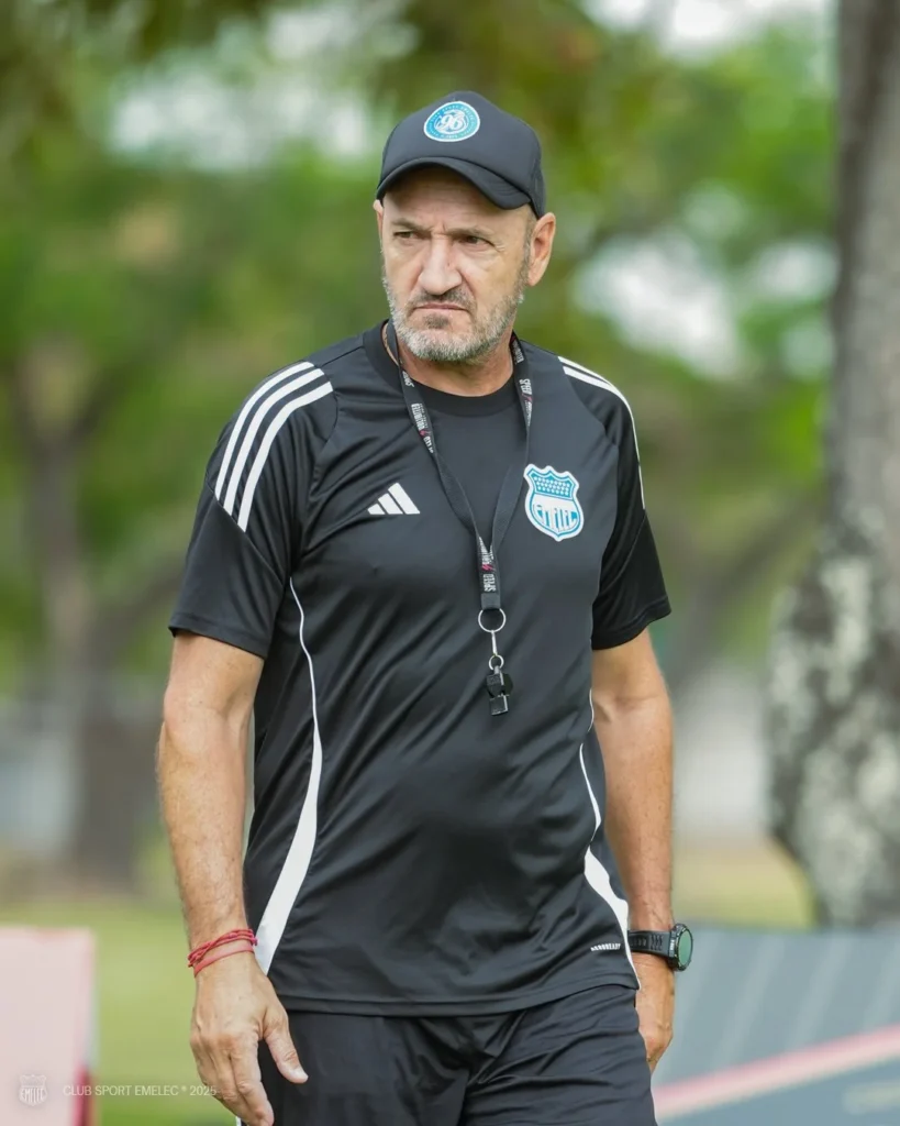 Emelec: ¡Cueva vuelve a la convocatoria para el duelo contra Aucas! 2 Emelec: ¡Cueva vuelve a la convocatoria para el duelo contra Aucas!