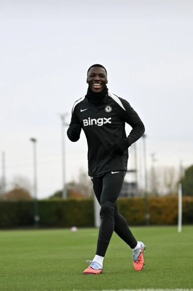 Moisés Caicedo: Golazo vs. Liverpool Nominado al Mejor de la Premier League