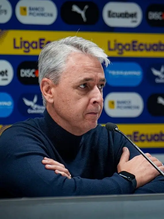 El elogio de Tiago Nunes al plantel de Liga tras el triunfo: "Les Recordamos lo Grandes que Son"