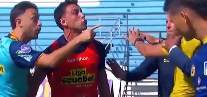 Explosión de enojo: Nahuel Gallardo y Joaquín León expulsados en el Delfín vs El Nacional