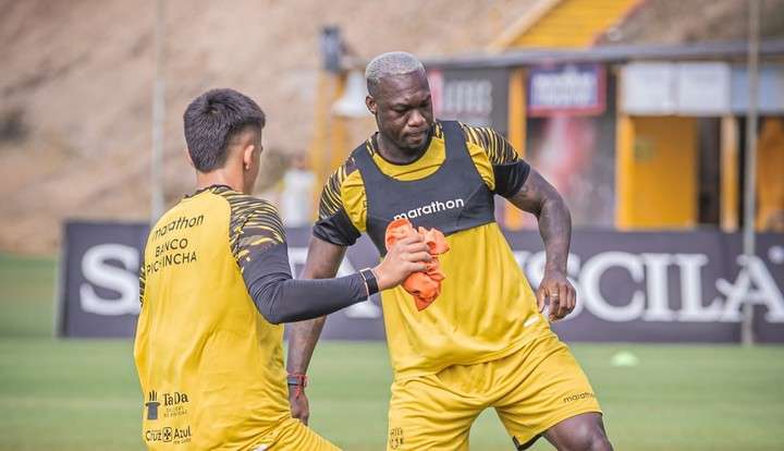 El plan de Rescalvo para recuperar a Felipe Caicedo en Barcelona 23 El plan de Rescalvo para recuperar a Felipe Caicedo en Barcelona