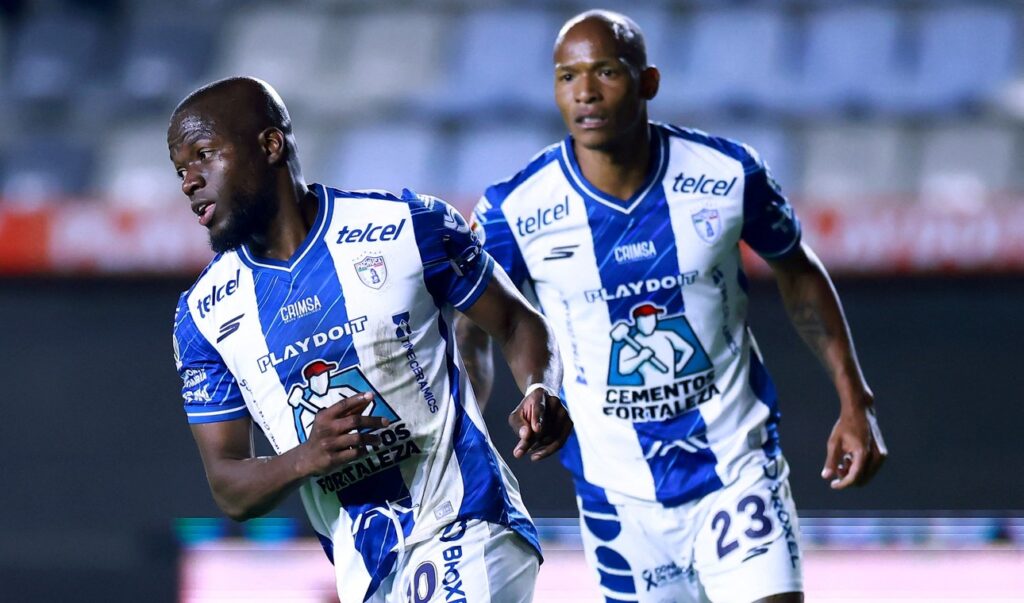 Pachuca vence a Pumas con golazo de Enner Valencia y avanza en el Play-In