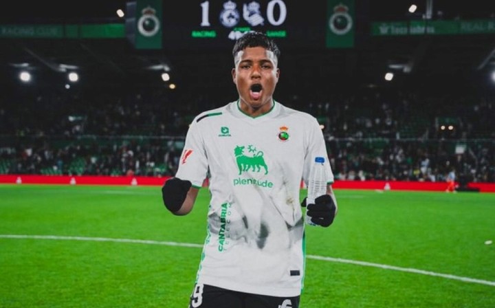 Jeremy Arévalo y el Racing de Santander: Victoria y Cima Compartida 1 Jeremy Arévalo y el Racing de Santander: Victoria y Cima Compartida