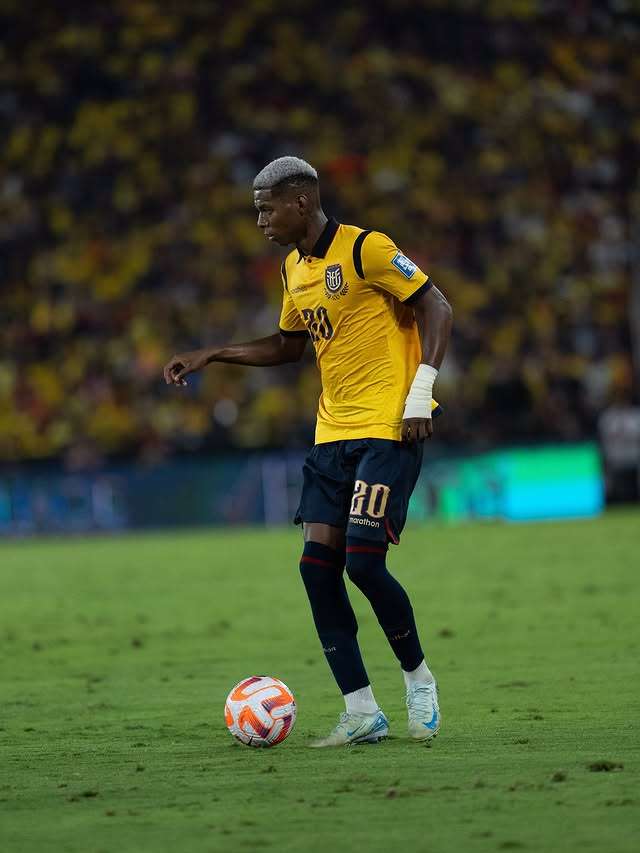 Nilson Angulo y su noche de contrastes: de un gol fallado a su primer grito en La Tri 1 Nilson Angulo y su noche de contrastes: de un gol fallado a su primer grito en La Tri