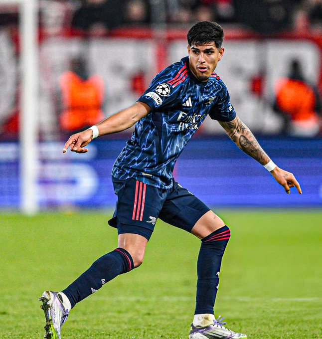 Con Piero Hincapié en la banca