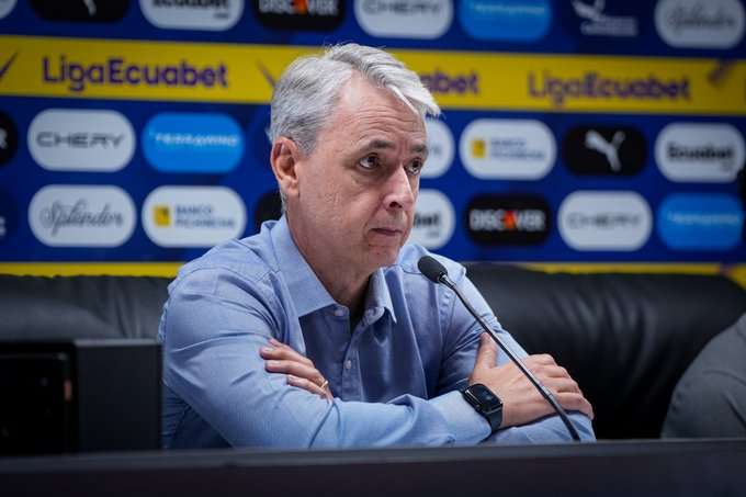 Tiago Nunes: "Entiendo el malestar de Libertad por los penales no pitados" 23 Tiago Nunes: "Entiendo el malestar de Libertad por los penales no pitados"