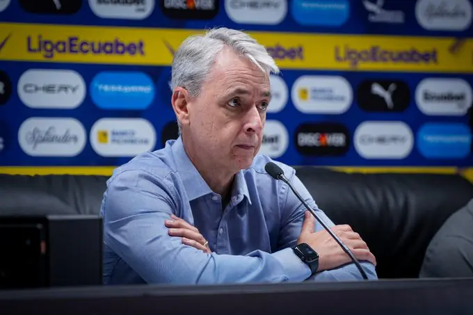 Tiago Nunes: "Entiendo el malestar de Libertad por los penales no pitados" 1 Tiago Nunes: "Entiendo el malestar de Libertad por los penales no pitados"