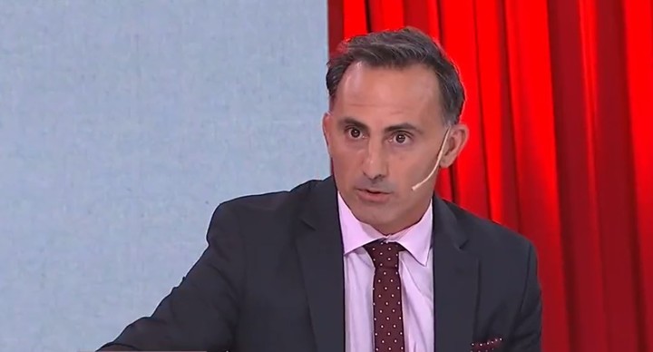 Diego Latorre elogia a Piero Hincapié tras su actuación con el Arsenal