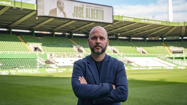 DT del Racing responde a Beccacece por el peso de Jeremy Arévalo: "Si no les gusta, no lo lleven"