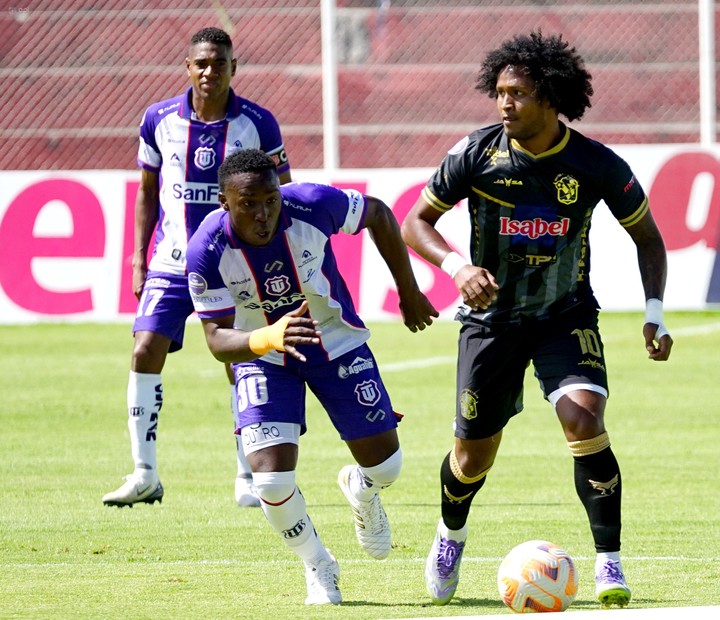 Técnico Universitario perdió ante Manta y descendió a la Serie B