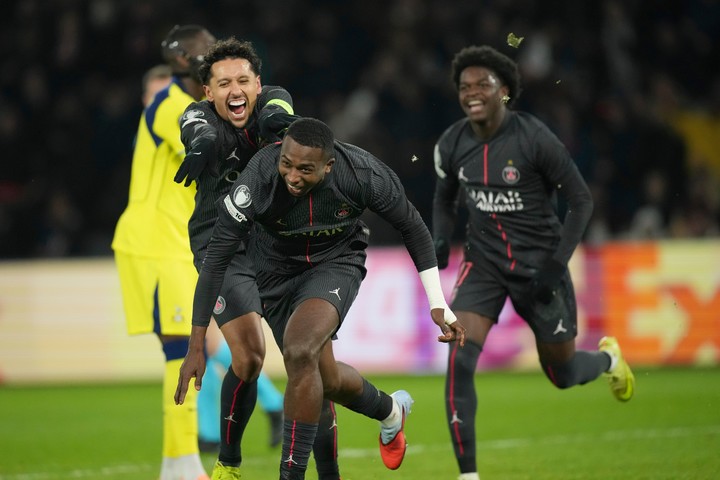 Willian Pacho anota en la victoria 5-3 del PSG vs Tottenham