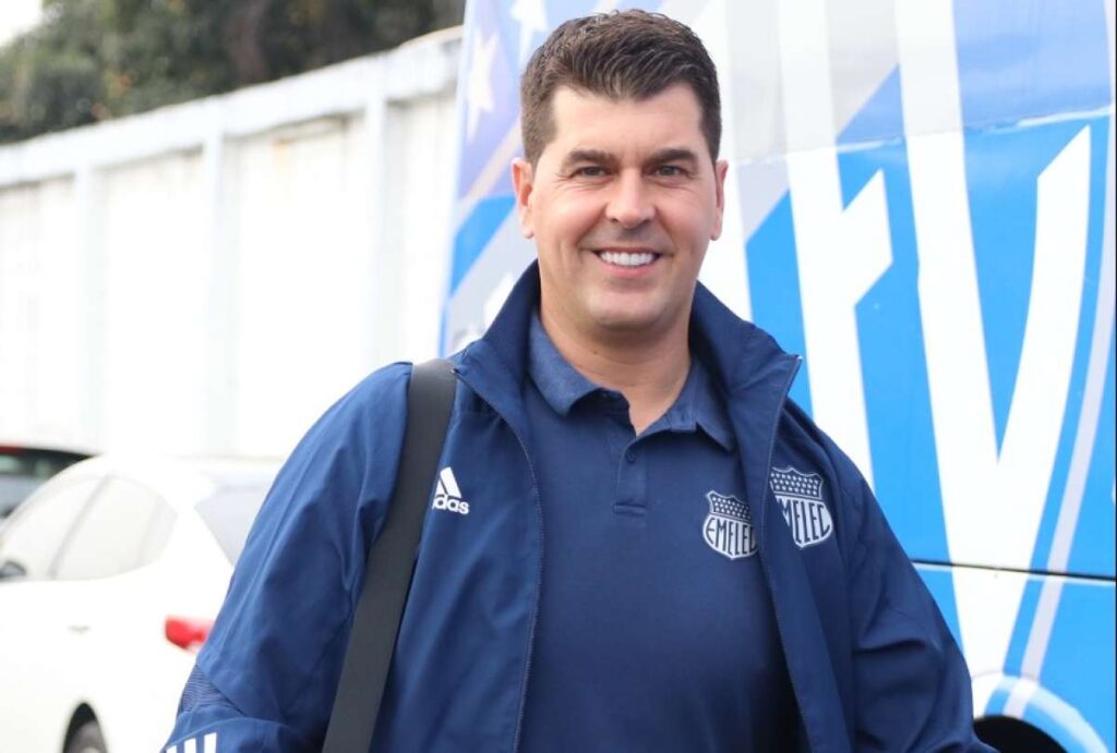 Otra sanción para Emelec por una deuda con... ¡Ismael Rescalvo!