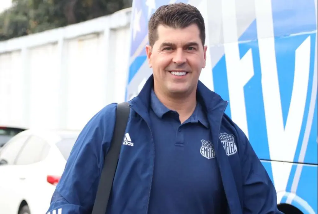 Otra sanción para Emelec por una deuda con... ¡Ismael Rescalvo!