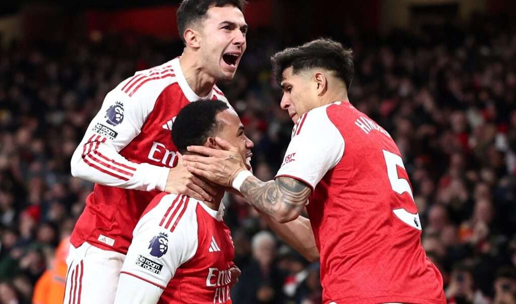 Piero Hincapié y el Arsenal cierran el 2025 como 'Campeones de Invierno' 1 Piero Hincapié y el Arsenal cierran el 2025 como 'Campeones de Invierno'