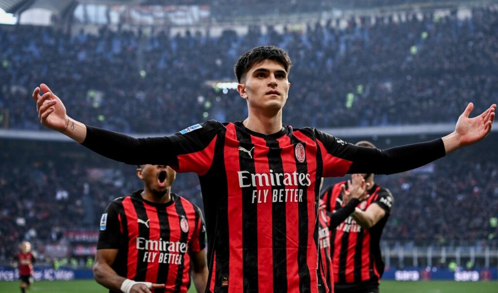 Bartesaghi brilla con doblete y complica el panorama de Pervis Estupiñán en el Milan