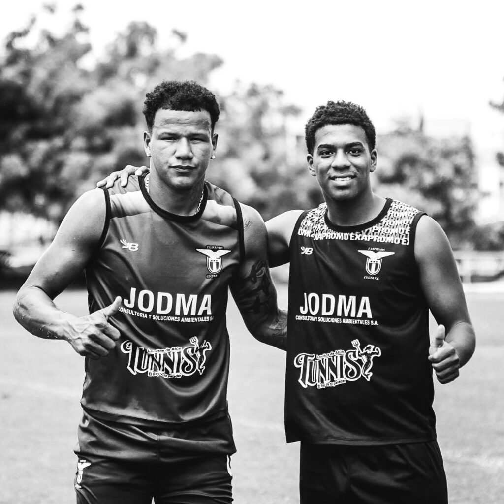 El trágico 2025 en el fútbol ecuatoriano: cinco jugadores asesinados 25 El trágico 2025 en el fútbol ecuatoriano: cinco jugadores asesinados