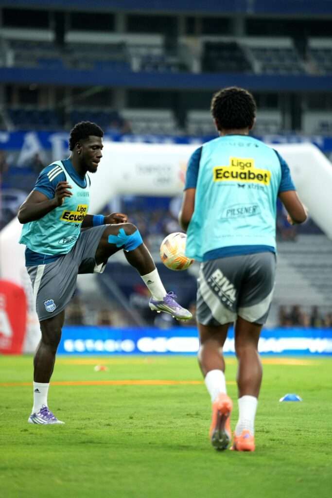 Crisis en Emelec: El plantel no jugaría hasta recibir sus pagos 23 Crisis en Emelec: El plantel no jugaría hasta recibir sus pagos