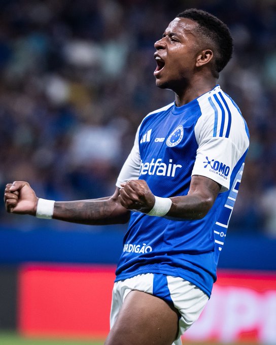 Doble golpe de Keny Arroyo no bastó: Cruzeiro cae en penales