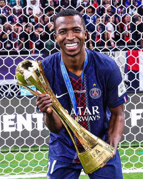 El PSG conquista el mundo y Marquinhos corona a Willian Pacho: "El mejor del mundo"