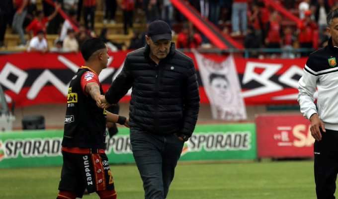 Guillermo Duró tras la derrota: "Emelec no merece terminar así" 23 Guillermo Duró tras la derrota: "Emelec no merece terminar así"