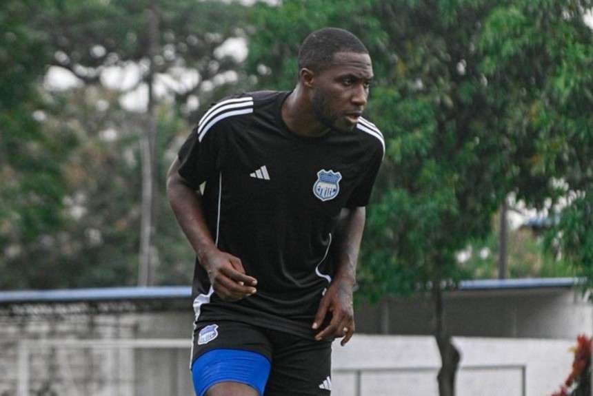 Incertidumbre y despedidas en Emelec: Dos nuevos jugadores dejan el club para 2026