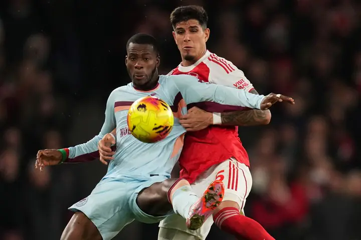 Con Piero Hincapié, Arsenal venció al Brentford 