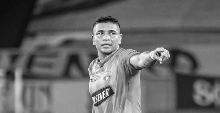 "Vuela alto gordito": El emotivo adiós de Felipe Caicedo y el homenaje eterno de Barcelona a Mario Pineida 1 "Vuela alto gordito": El emotivo adiós de Felipe Caicedo y el homenaje eterno de Barcelona a Mario Pineida