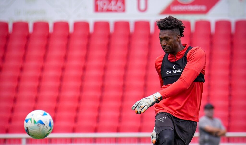 ¿Gloria en Copa Ecuador o boleto directo a Libertadores? Alexander Domínguez responde 1 ¿Gloria en Copa Ecuador o boleto directo a Libertadores? Alexander Domínguez responde