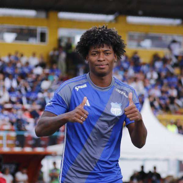 Incertidumbre y despedidas en Emelec: Dos nuevos jugadores dejan el club para 2026