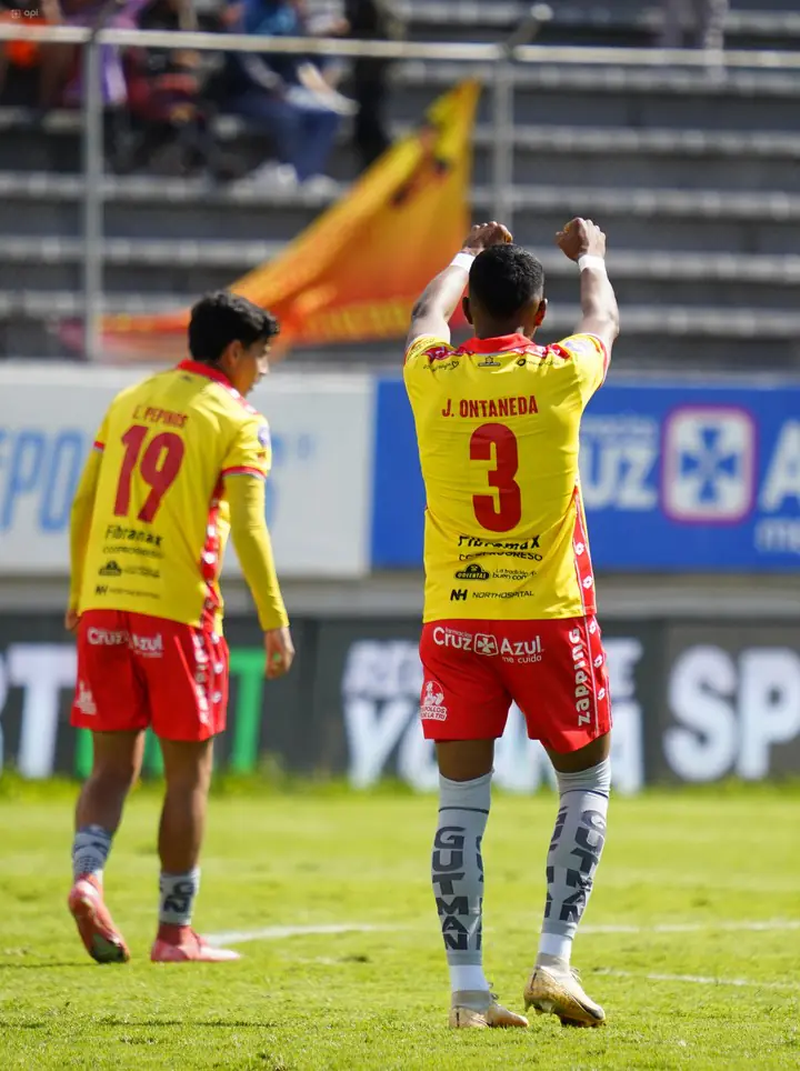 Aucas remonto a Deportivo Cuenca en un duelo vibrante
