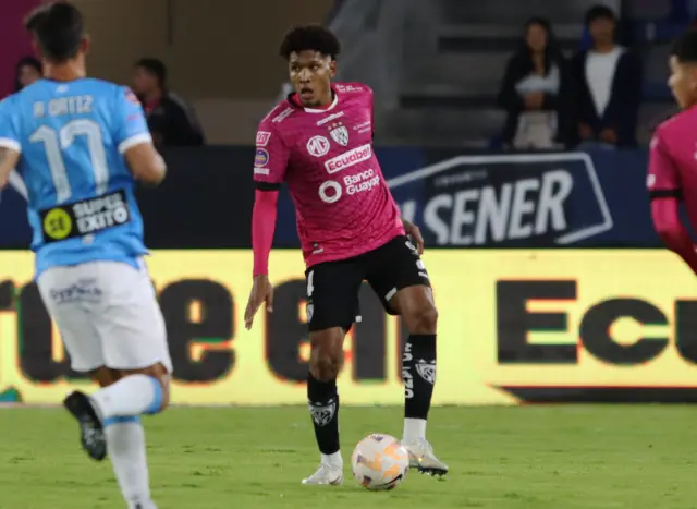 Baja en defensa: Oscar Quiñónez se despide de Independiente del Valle