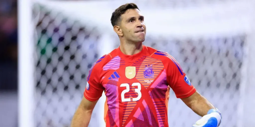 Dibu Martínez considera que Ecuador será una sorpresa en el Mundial 2026: "Va a pelear..."