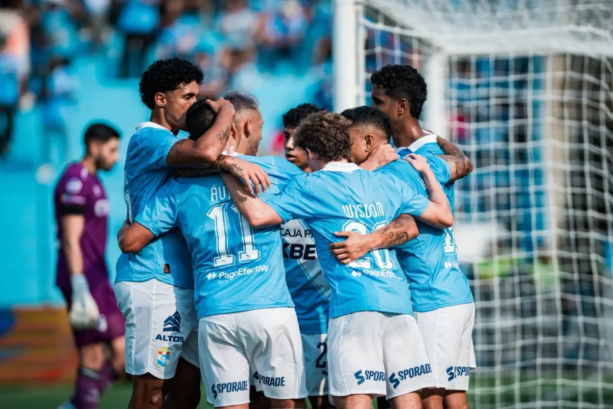 Universidad Católica cae 3-1 ante Sporting Cristal en la Tarde Celeste: Análisis y debut