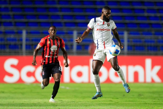 Universidad Católica se refuerza con sangre panameña para la Libertadores 2026