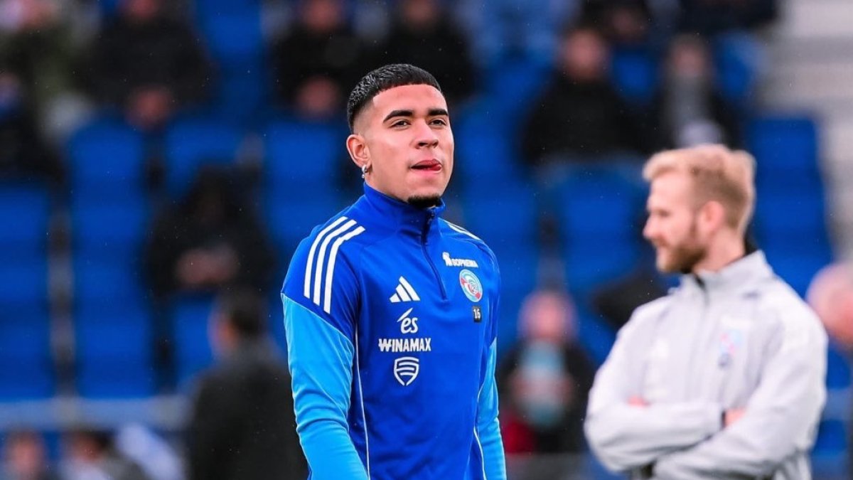 ¿Qué pasará con Kendry Páez? Chelsea busca su salida inmediata del Estrasburgo