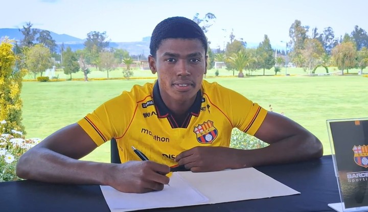 Brian Quintero nuevo refuerzo de Barcelona SC para la temporada 2026