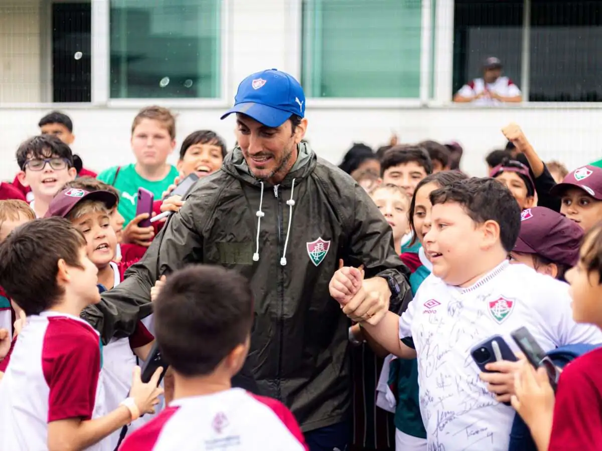Luis Zubeldía regresa a Fluminense tras cirugía cardíaca: Emotivo recibimiento