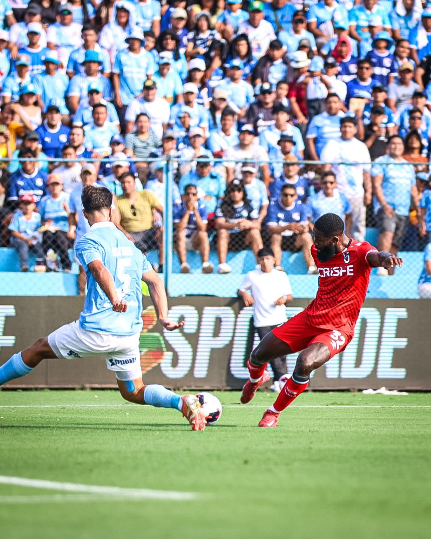 Universidad Católica cae 3-1 ante Sporting Cristal en la Tarde Celeste: Análisis y debut
