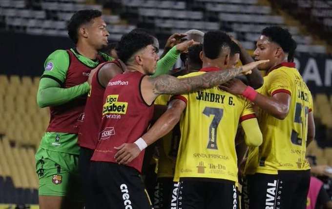 Crisis en Barcelona SC: La lista de 15 jugadores que saldrían en 2026