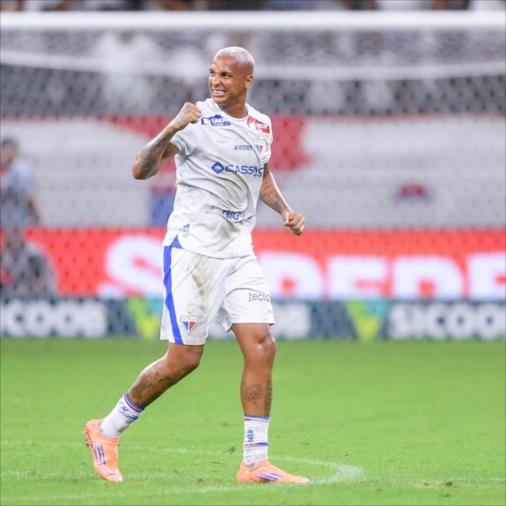 Deyverson es el nuevo refuerzo de Liga de Quito: Un fichaje bomba para la LigaPro 3 Deyverson es el nuevo refuerzo de Liga de Quito: Un fichaje bomba para la LigaPro